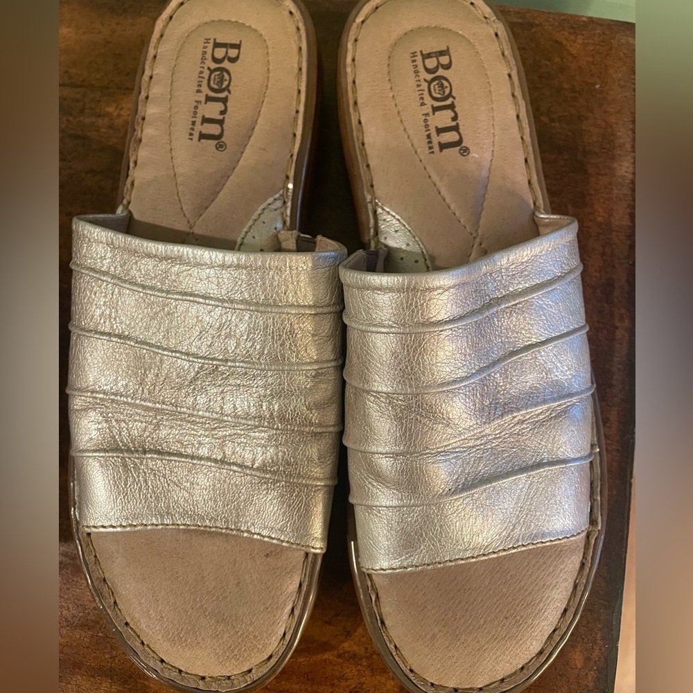 Born Women’s Leather Slide Sandals Size 10 Metallic Silver Comfort Slip-On Shoes - Picture 2 of 8